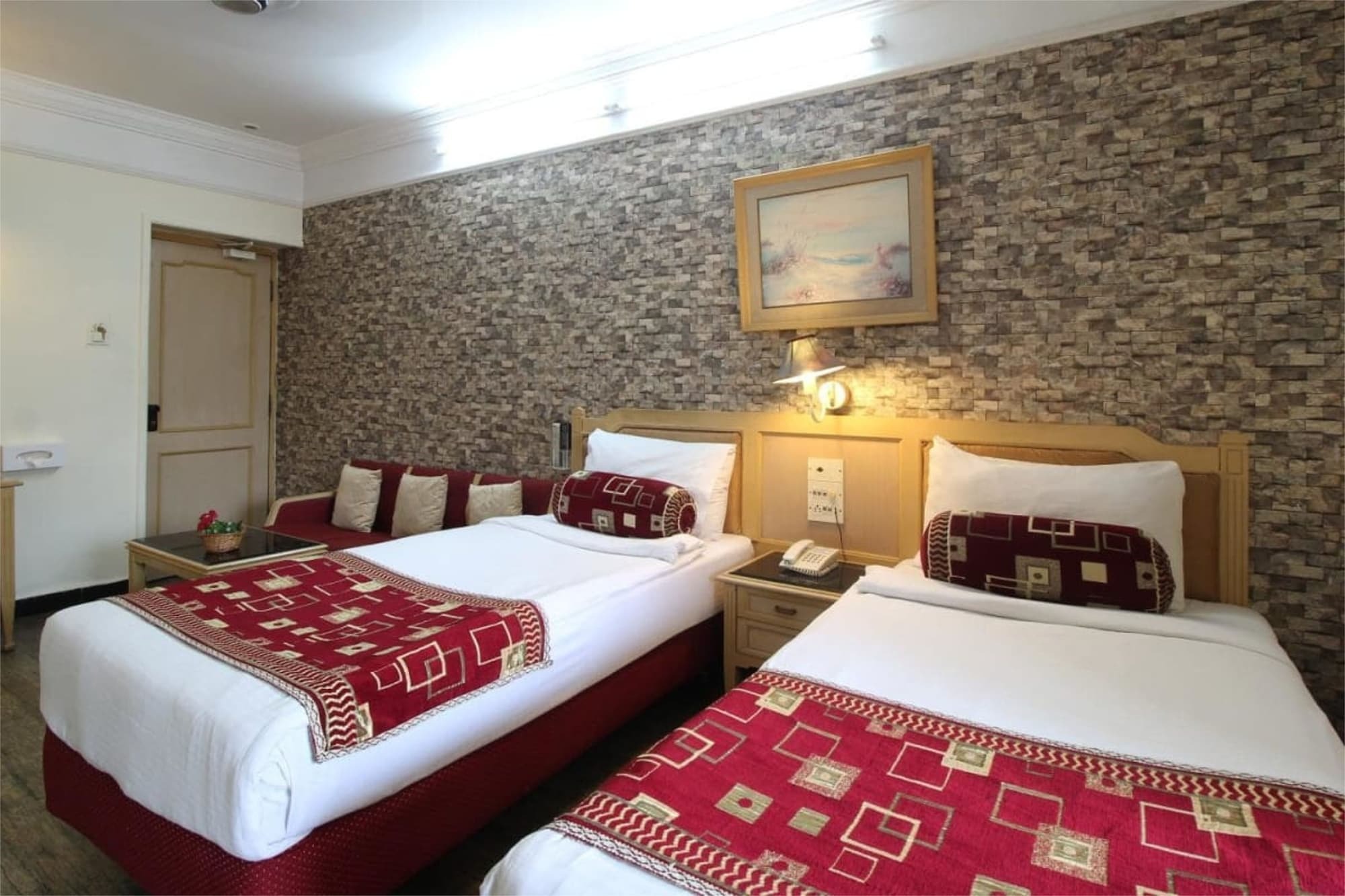 דמאן Hotel Sovereign מראה חיצוני תמונה